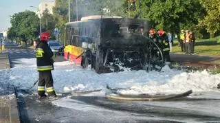 Autosbus spłonął na Bielanach