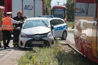 Zderzenie auta i tramwaju na Mokotowie 