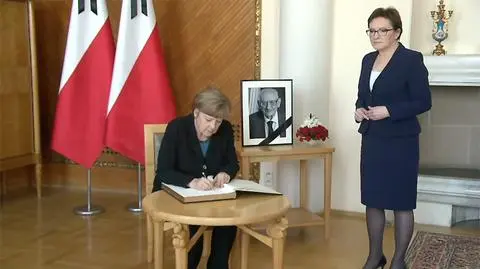 Merkel pożegnała Bartoszewskiego. Ostatnie słowa w księdze kondolencyjnej