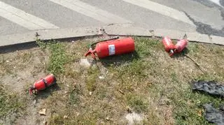 Pożar samochodu obok mostu Poniatowskiego