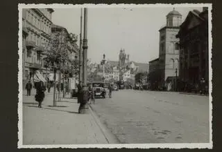 Widok na Krakowskie Przedmieście i plac Zamkowy