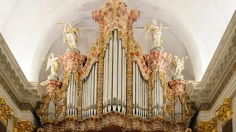 Spróbuj czegoś innego.  Wsłuchaj się w dźwięk organów