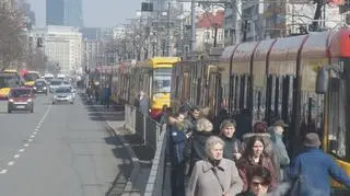 Tramwaje stanęły na Grójeckiej 