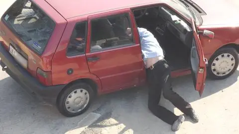 Zasnął za kierownicą, "Poczuł się źle i trafił do szpitala"