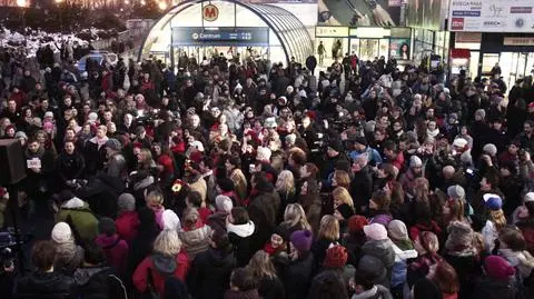 Tańczyli na całym świecie. W Warszawie na "patelni"