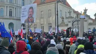 Protest KOD przed Pałacem Prezydenckim