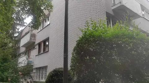 Dym wydobywał się już przez okno, niczego nieświadomy mężczyzna spał