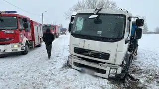 Zderzenie ciężarówki z pociągiem towarowym w Starym Dybowie