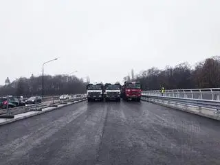 Próby obciążeniowe wiaduktu Trasy Łazienkowskiej 