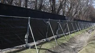 Zamalowany mur Wyścigów / fot. Beata Orpiszewska, tvnwarszawa.pl