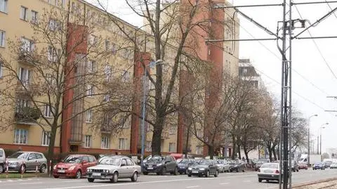Gdzie parkingi na Żoliborzu? "Na trawie, torach, placach"