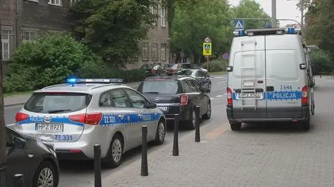 Zderzenie na Wawelskiej. Policjanci pojechali na badania