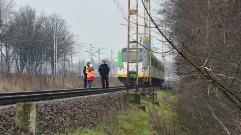 Pociąg śmiertelnie potrącił człowieka. Utrudnienia dla pasażerów