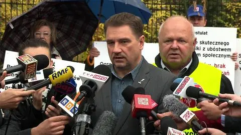 Duda wzywa premiera do publicznej debaty. Manifestacja związkowców przed KPRM