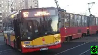 Zderzenie tramwaju i autobusu na Bemowie