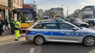 Zderzenie autobusu miejskiego z autem dostawczym