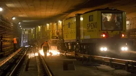 Metro pozbywa się wykruszeń, wybuksowań i falistości