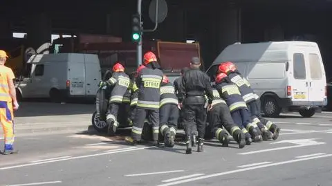 Zderzenie w al. Krakowskiej. "Citroen wymusił pierwszeństwo"