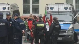 Greenpeace w rękach policji