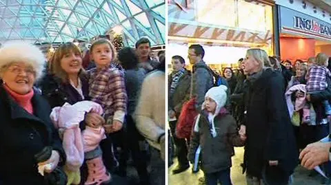 Świąteczny flash mob w Złotych Tarasach