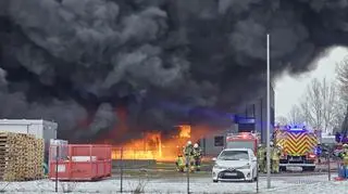 Pożar hali produkcyjnej 