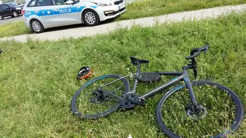 Zderzenie dwóch rowerzystów na Ursynowie. Jedna osoba w szpitalu