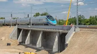 Pociągi wróciły nad tunel