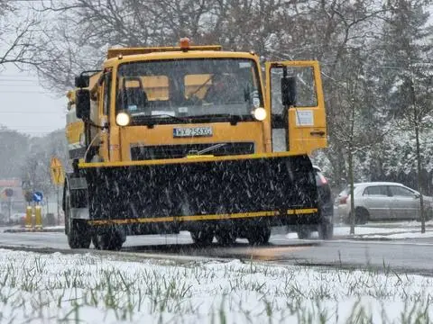 Posypywarki na ulicach Warszawy 