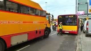 Jezdnia zapadła się pod autobusem