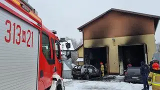 Pożar w warsztacie samochodowym w Rembertowie