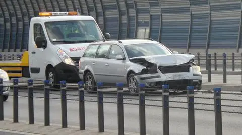 Zderzenie dwóch aut na S8. Korek na kilka kilometrów 