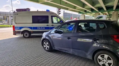 Trzy auta zderzyły się pod wiaduktem trasy S2, dwie osoby w szpitalu
