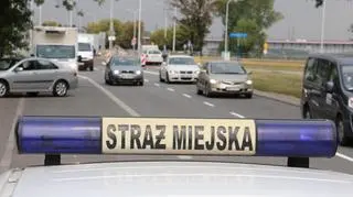 Strażnicy pilnują objazdów