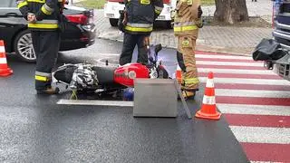 Zderzenie z udziałem motocyklisty na Pradze Północ