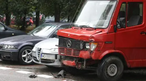 Jeepem rozbił sześć samochodów. Miał 2,8 promila