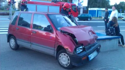 Tico uderzyło w mercedesa