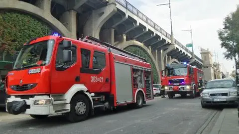 Pożar w centrum handlowym pod mostem Poniatowskiego