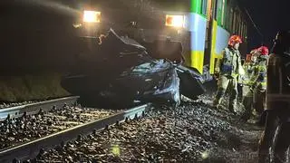 Pociąg wjechał w auto w Radzyminie