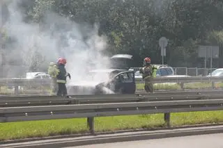 Pożar auta na Trasie Siekierkowskiej 