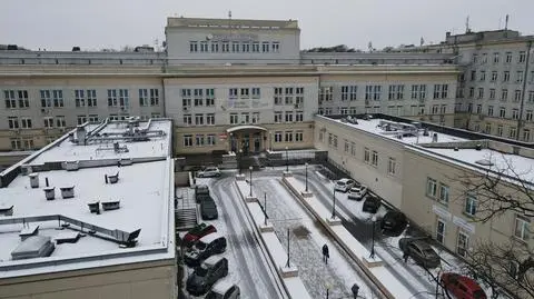 Kontrola w Szpitalu Bielańskim. Chodzi między innymi o rejestr aborcji. Ratusz: szpital pracuje normalnie