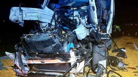 Kierujący samochodem ciężarowym wjechał w tył ciągnika. Zginął na miejscu