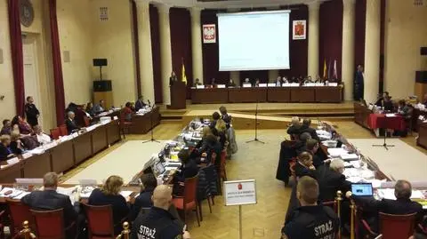 Rada Warszawy ustaliła nowe okręgi wyborcze. Jeden "dziurawy"