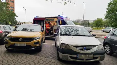 Awantura na Ochocie. "Kierowca ranił pieszego w nogę"