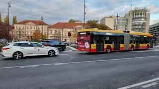 Zawracanie na placu Trzech Krzyży