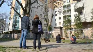 Śpiewak dał koncert na balkonie