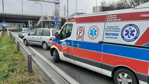 Uderzył w bariery na trasie S8. "Prawdopodobnie zasłabł"