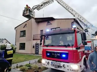 W powiecie zwoleńskim wiatr pozrywał dachy