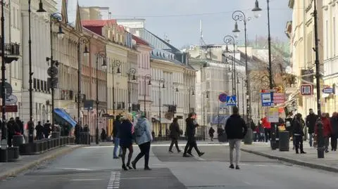 Deptak na Trakcie Królewskim, a piesi wolą chodnik