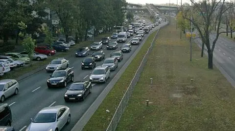 Na Czerniakowskiej bez paraliżu, ale światła nadal blokują