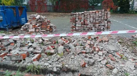 Rozebrali fragment historycznego muru przy Umschlagplatz. "Groził zawaleniem"